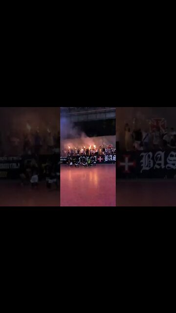 Criançada sendo recebida com muita festa pela torcida - Vasco x Flamengo - Sub-6