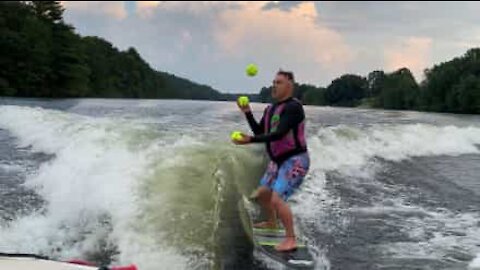 Malabarismo e wakeboard, uma combinação complicada!