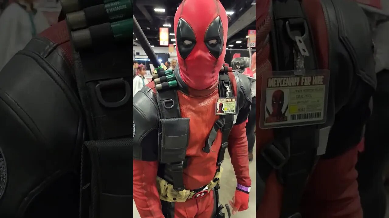 Deadpool has a message | Tampa Comic Con