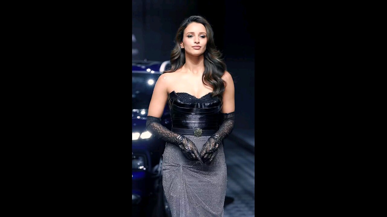 Tripti Dimri's Latest show topper appearance at Lakeme fashion week show