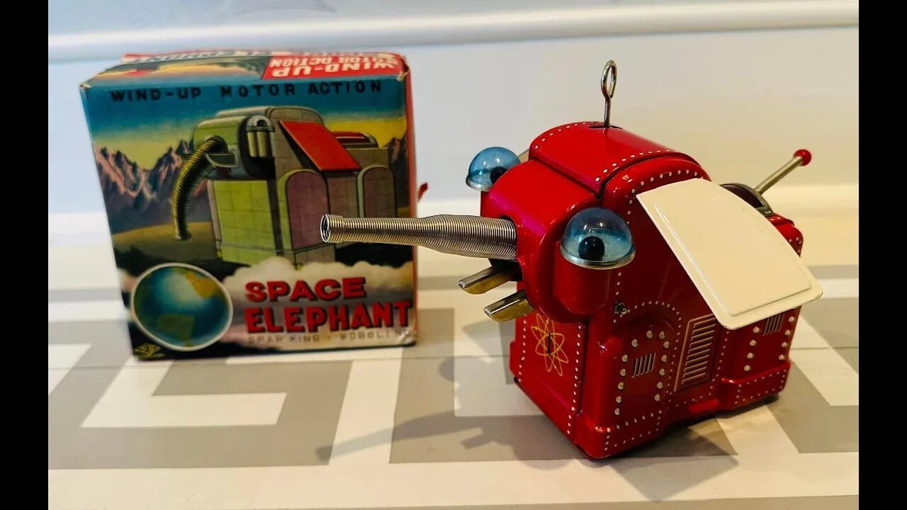 It only took 22 years to find an original space elephant box! 😵💫