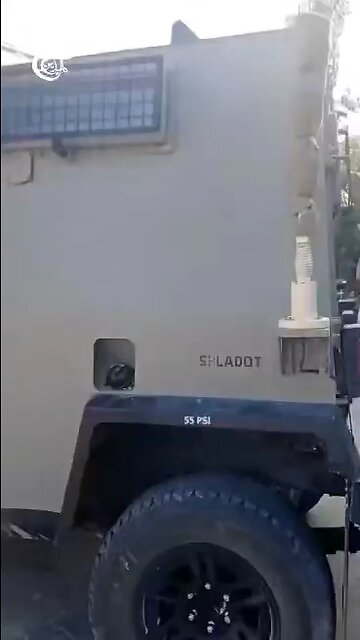 Palestinians seize Israeli vehicles