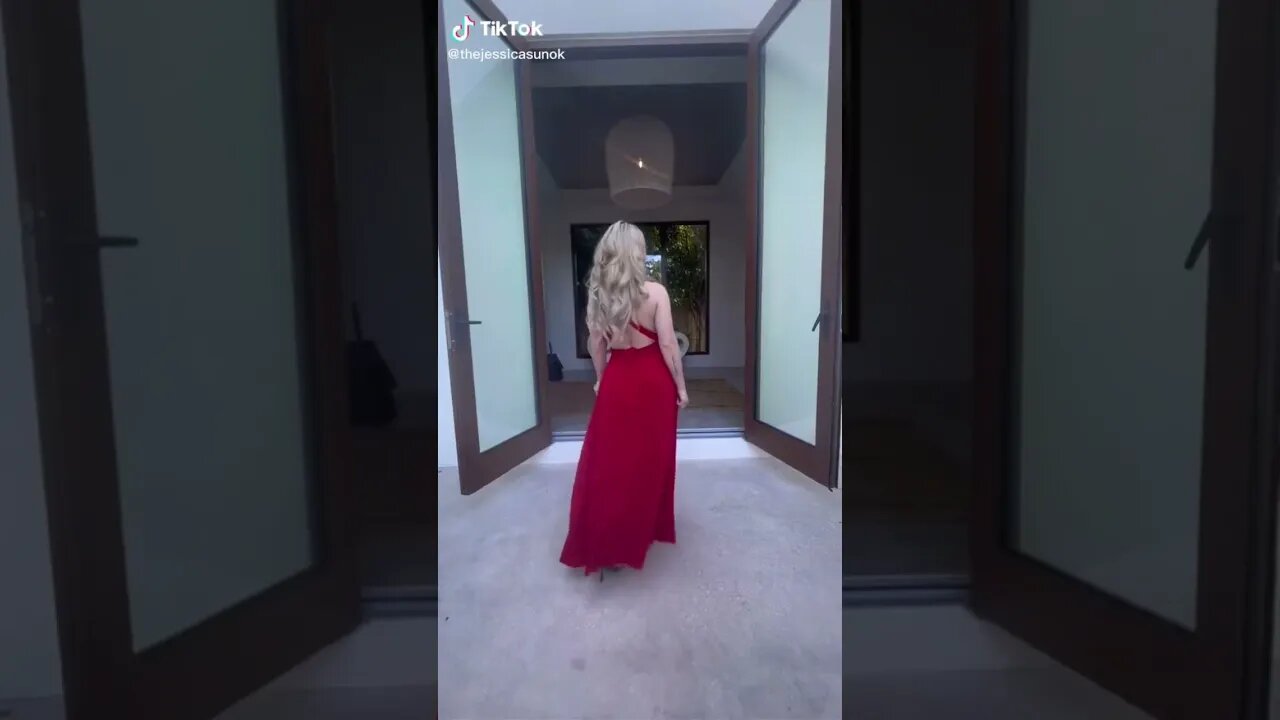 The eye contact ☺️