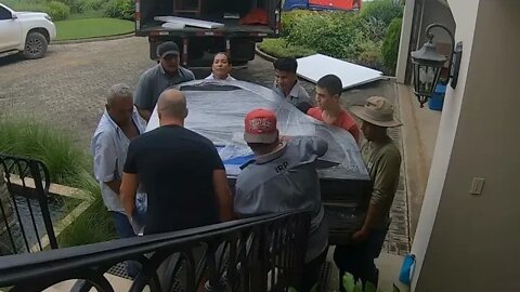 Moving a Grand Piano (Nica Style)