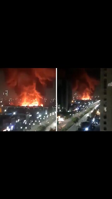 Massive fire caught on camera in Noida, India