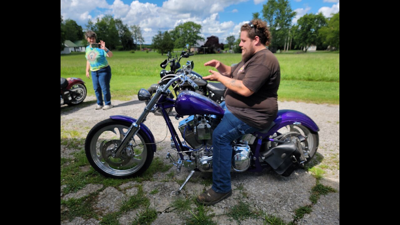 FACEBOOK MARKET PLACE STORY: MAN FINDS THE CUSTOM HARELY THAT HIS DAD BUILT 20 YEARS AGO!