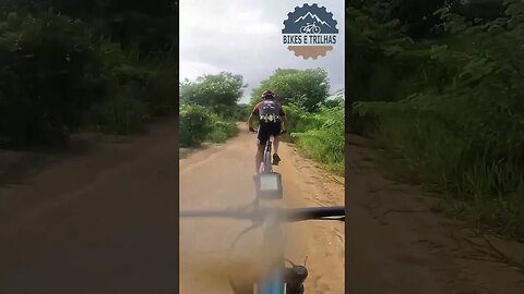 E essa carreira em cima da bike - BIKES E TRILHAS #shorts #bike #mtb