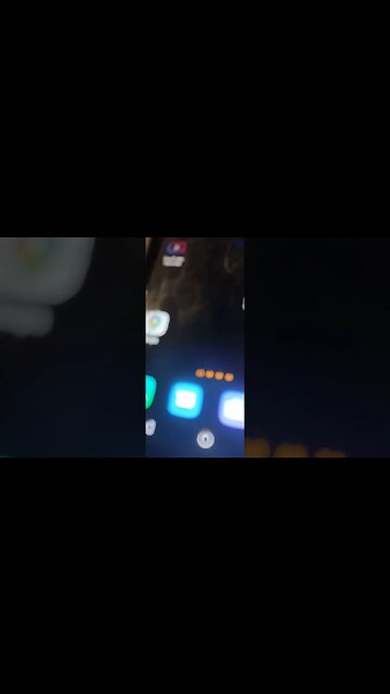 DO NOT WATCH THIS. THIS IS STUPID ME FILMING CRACKS IN MY PHONE