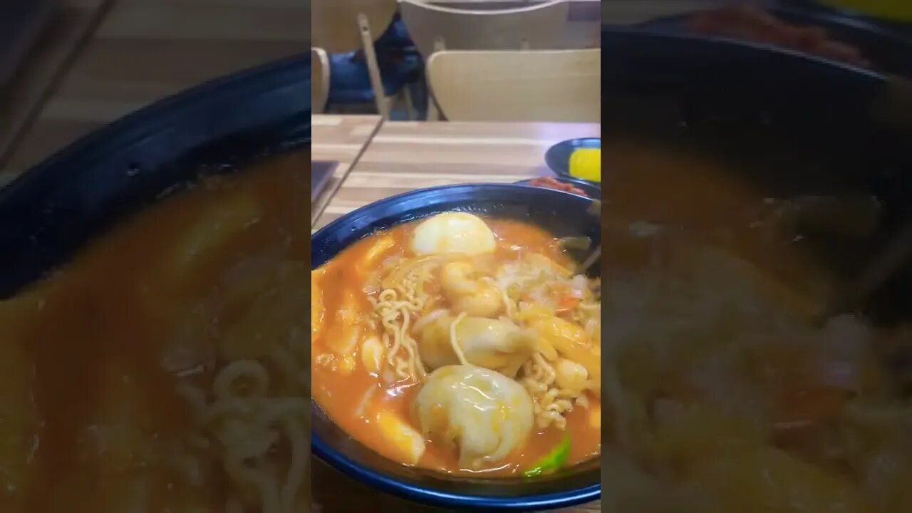 #food #cooking #shorts Ra-bbock-ki with dumbling in Seoul Korea