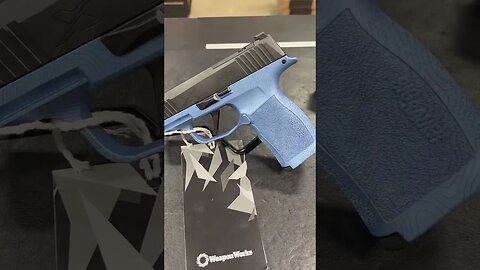 Some new WWLLC custom Sigs have landed🔥📸 #firearms #gun #sigsauer #warzone #gunculture #cerakote