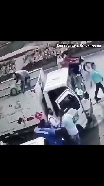 Robber gets the Donkey Kong treatment