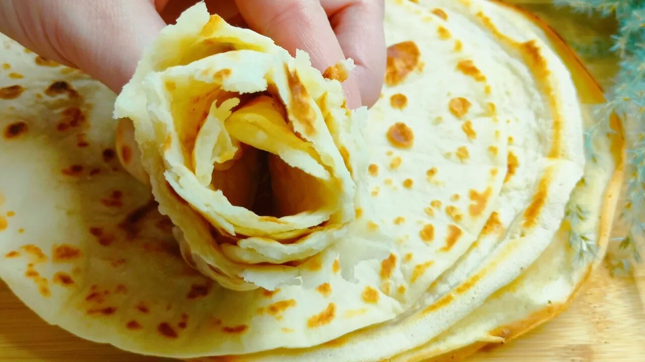 FLOUR + BOILING WATER! The best pan bread recipe ever! Bread for breakfast. No kneading, no oven!