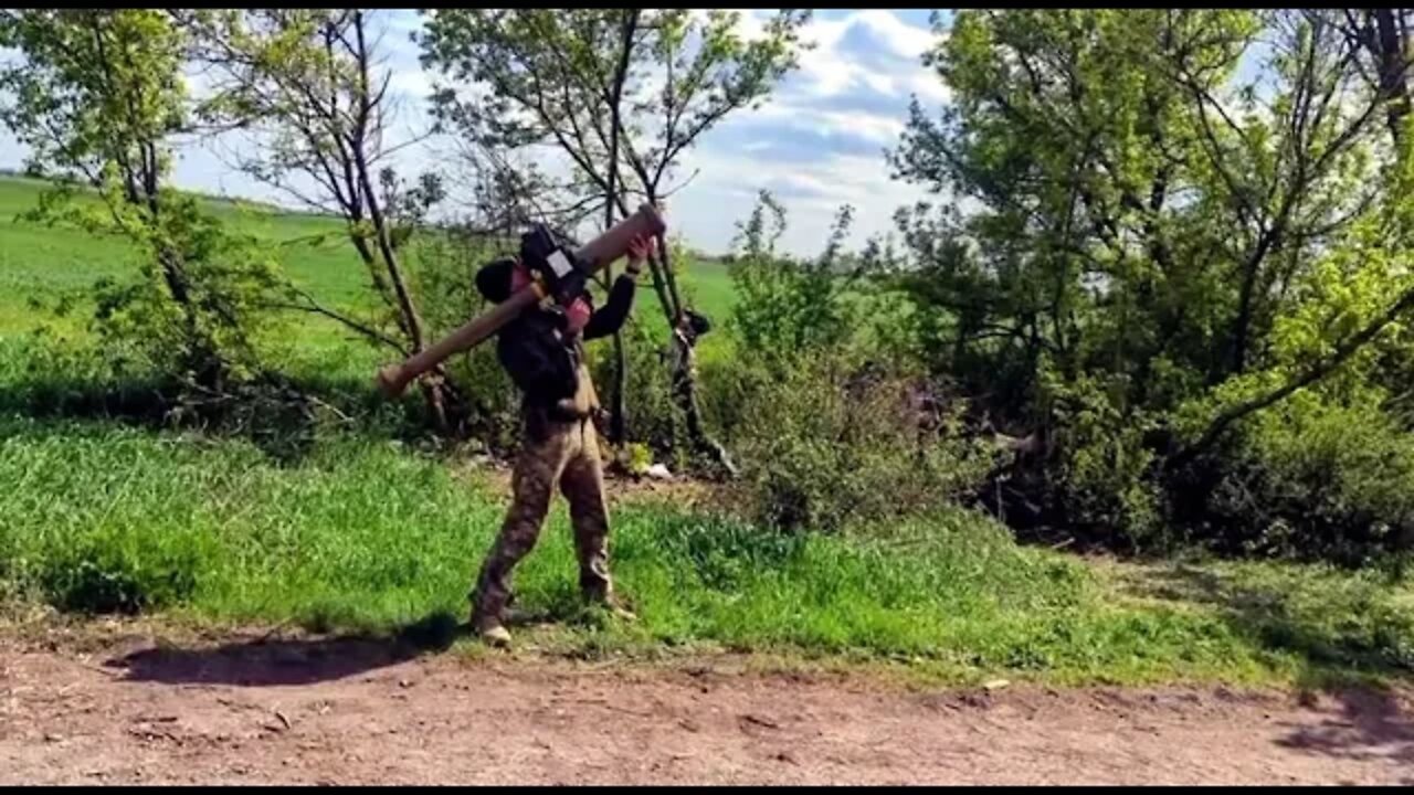 Ukrainian soldier fires RPG at Russian drone