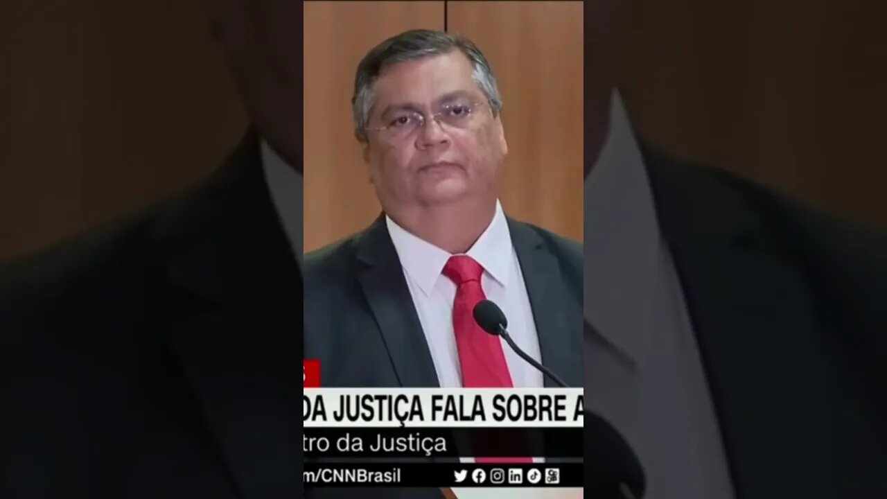 Vandalismo sim, antidemocrático não.