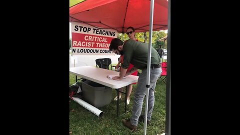 Neo Live - Virginia Man Goes to School Board Meeting