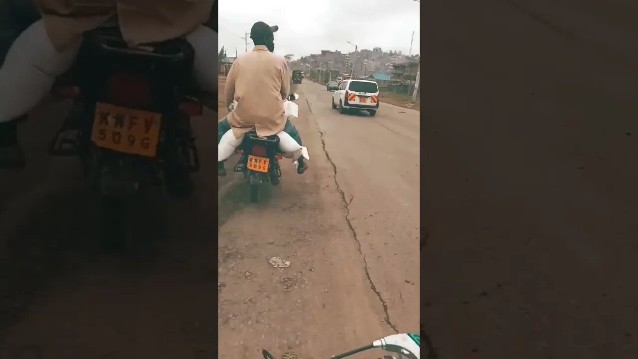 I almost had an accident trying to record this video 📸 #shorts #bike #video #kenya