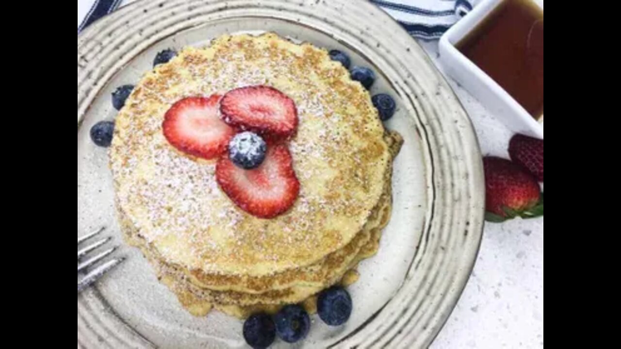 Cream Cheese Pancake With Berries Compote (Keto Diet)