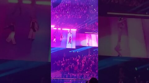 Bieber was snapping! #justinbieber #justicetour
