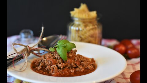 Best Italian Bolognese/Ragu Recipe - Easy Recipe!