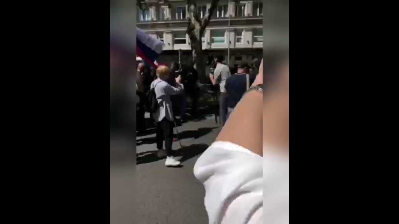 A provocateur with a Ukrainian flag tried to interrupt an Immortal Regiment celebration in Spain. He was detained by police.