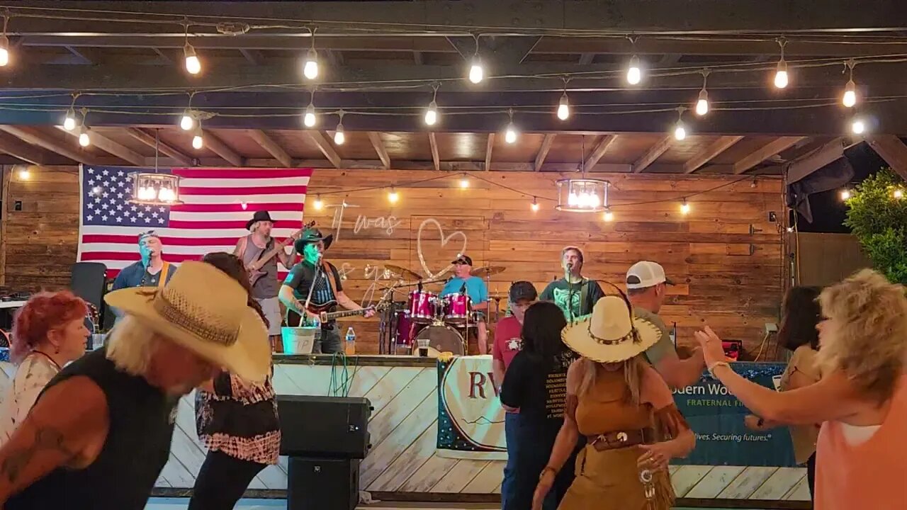 VFW band music in the Canyon stray cat strut.