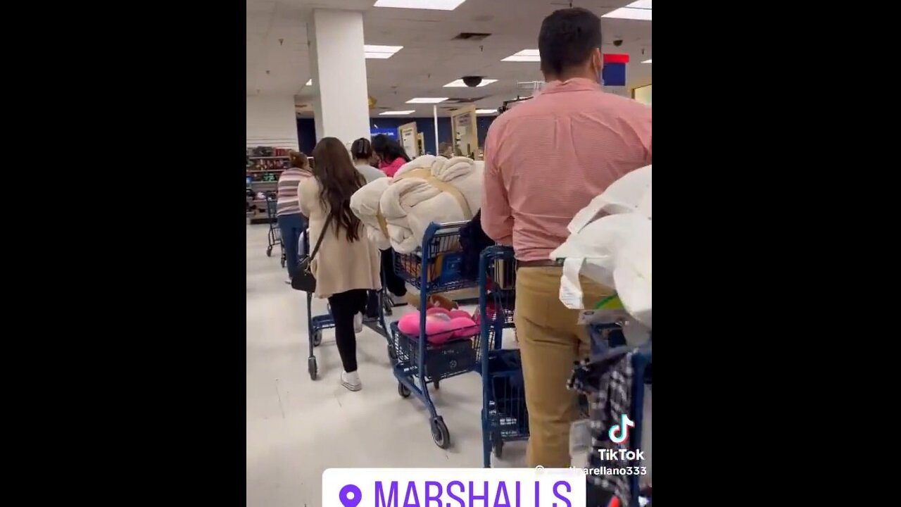 The Lines At Marshalls For Last Minute Christmas Shoppers Is Enough To Make You Hate The Holidays