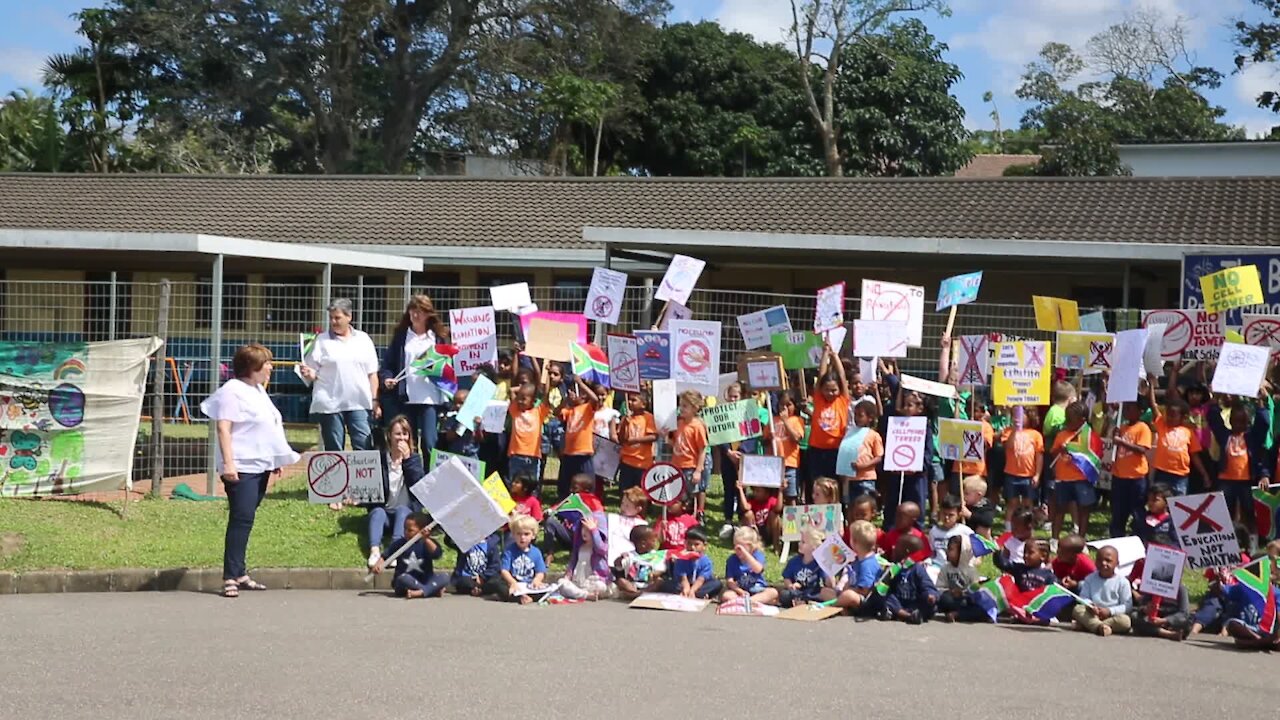 SOUTH AFRICA - Durban - School protest against cellphone tower (Videos) (8AN)