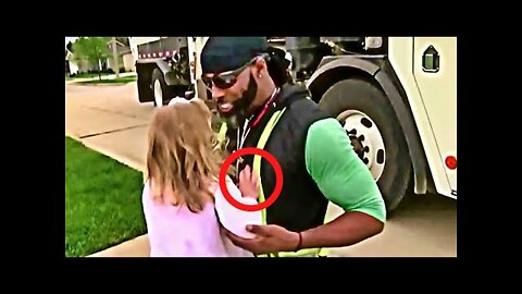 Girl Gives Garbage Man Cupcake Every Week Until Dad Follows Him And Sees Why