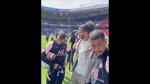 Colin Kaepernick in Paris on Nike promotional tour a week after AB say doesn't actually want to play