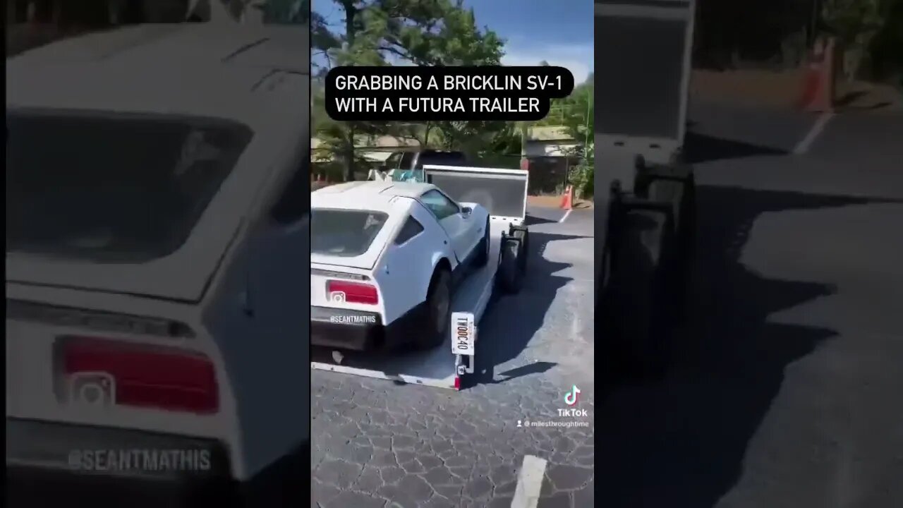Grabbing a Bricklin SV-1 with a Futura Trailer