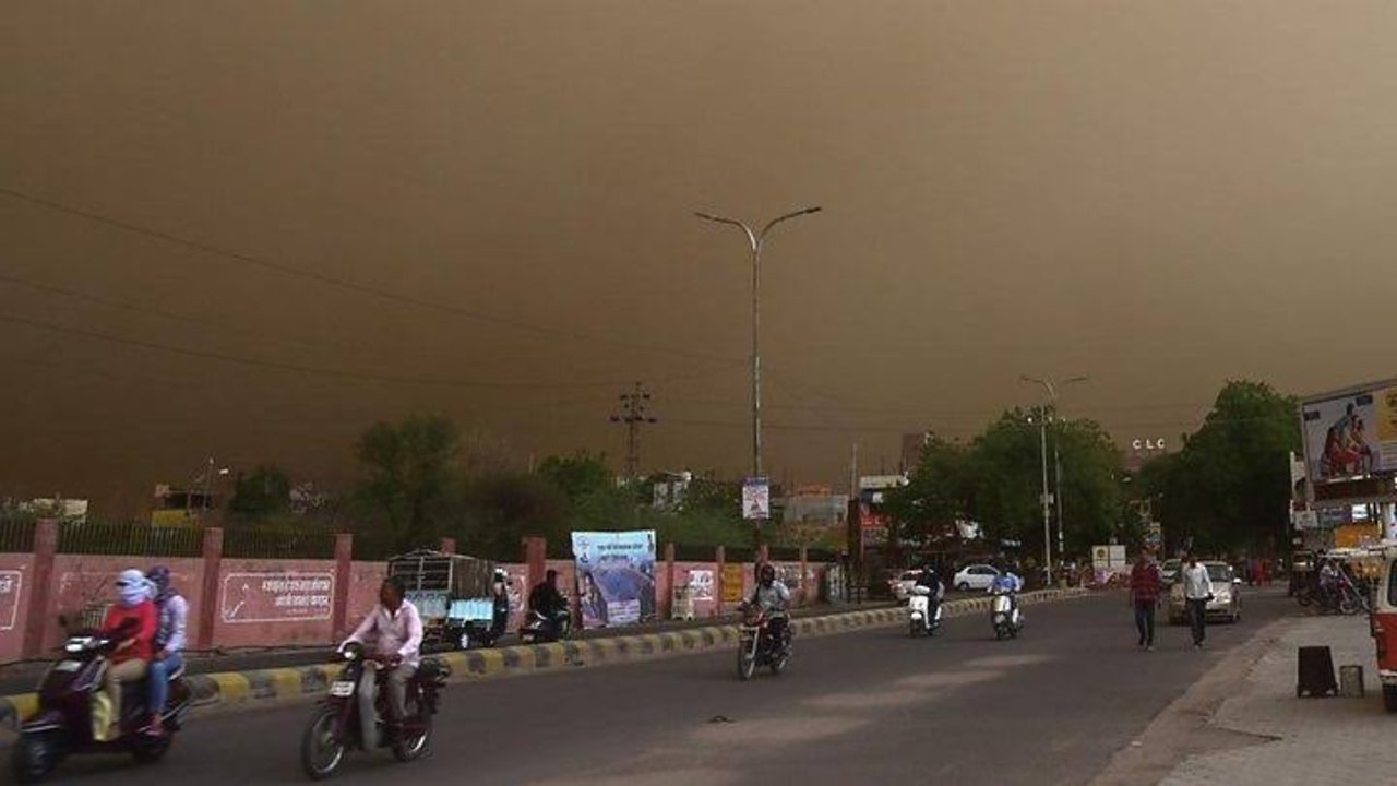 Eyefucked Sand Storm in India (With vehicle scenery )