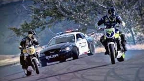 This is called the perfect timing,police vs bikers