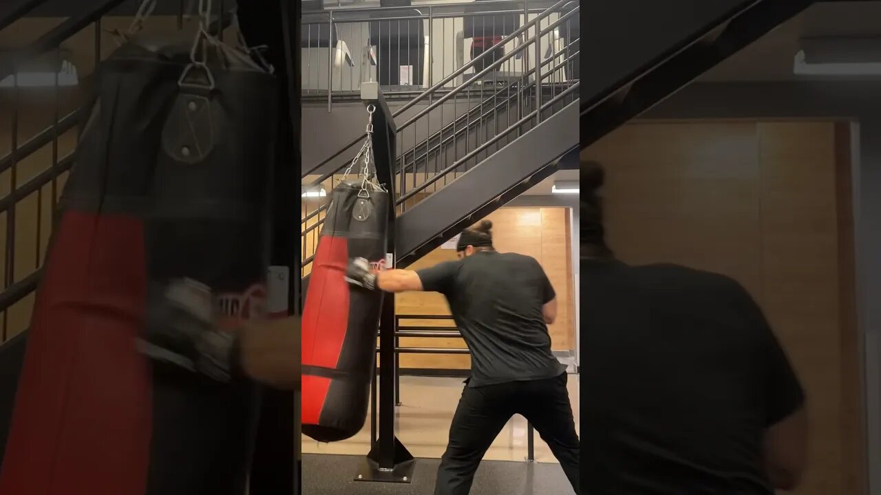 Hiit workout ( my versuon ). Variate between fast punches & power punches for 6 mins #hiit #fitness