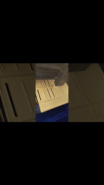 xTool P2 cuttings some acrylic in real time. #xtool #lasercutting