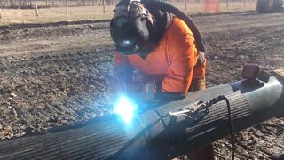 PIPELINE WELDING - 12 Inch Mainline Welds - WINDY DAY