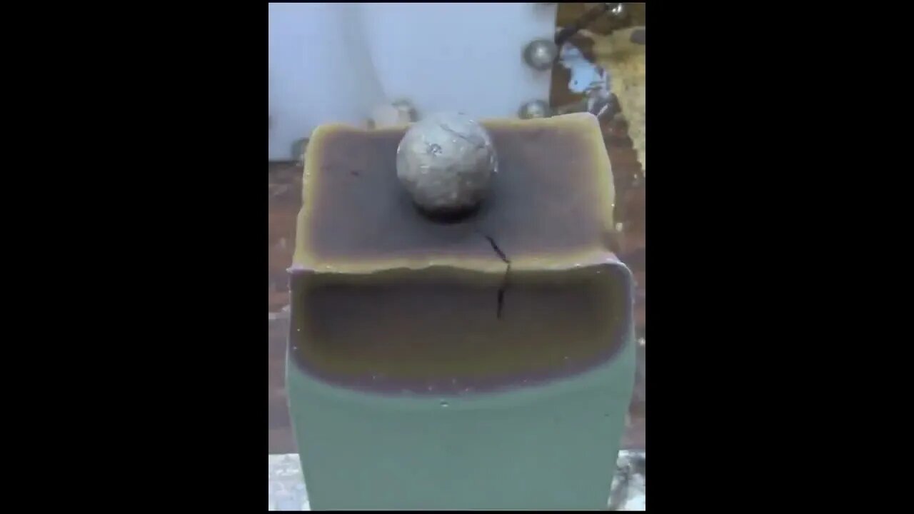 degree ball VS floral foam