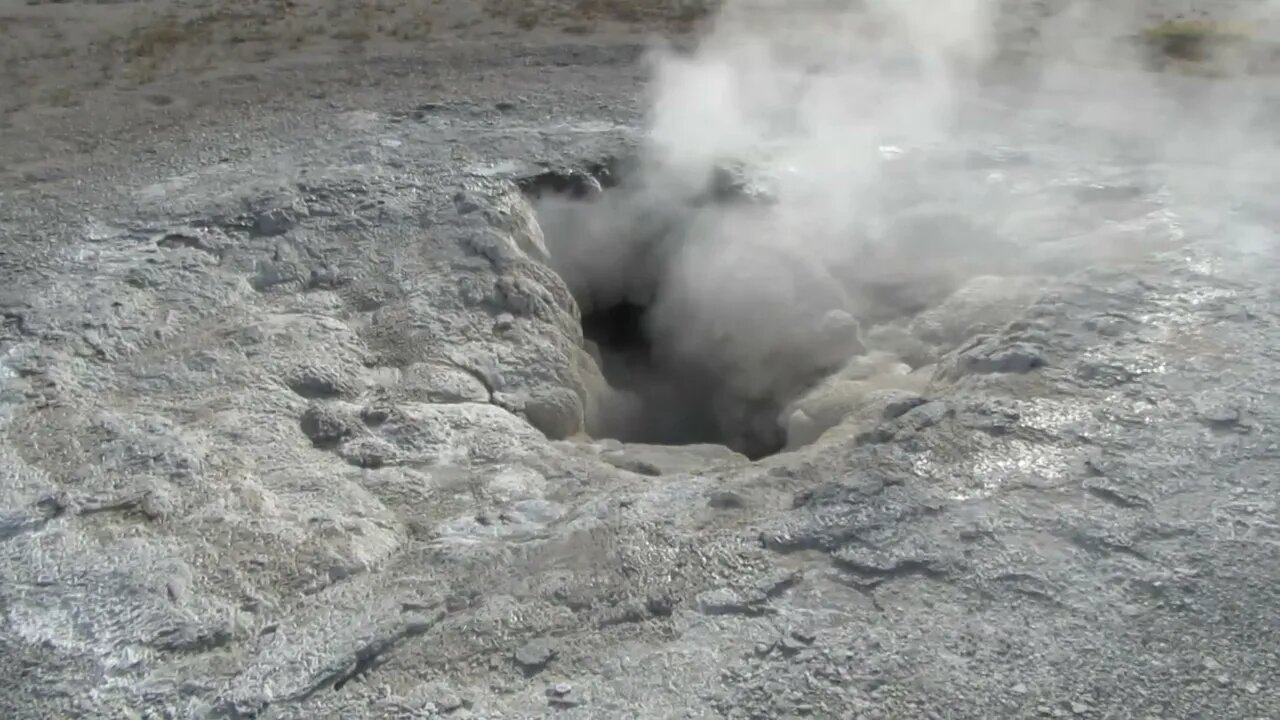 Churn Geyser in Yellowstone