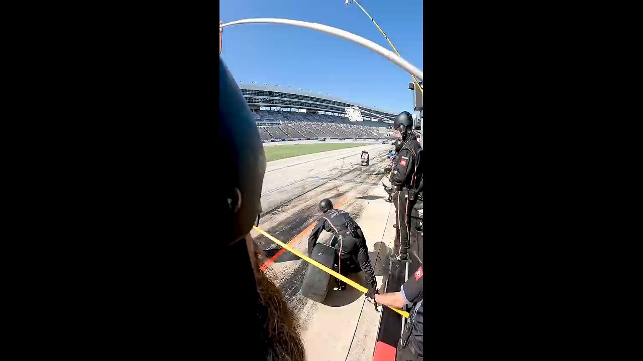 Joe Gibba Racing crew quick With it short Video 😍