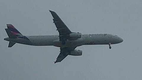 Airbus A321 PT-MXG coming from Brasília to Fortaleza