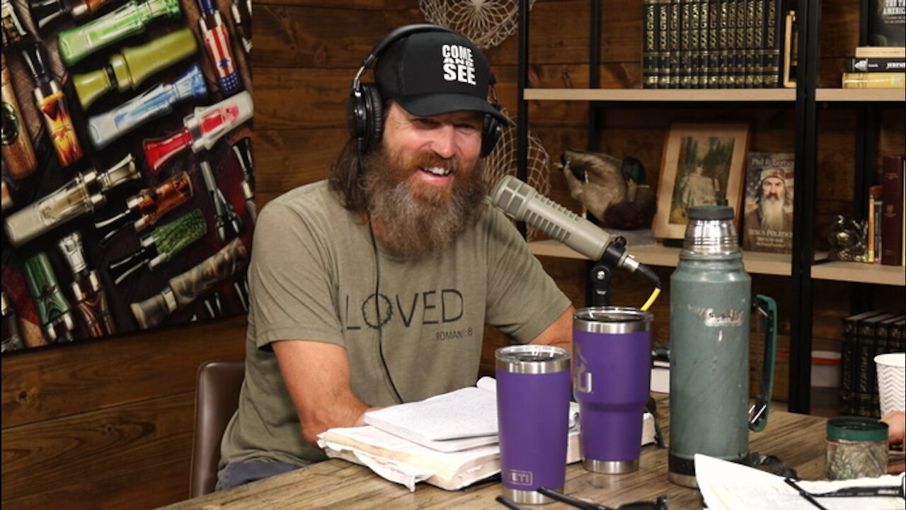 Jase’s Reasons You Shouldn’t Listen to Your Parents & Phil’s Amazing Softball Abilities | Ep 317