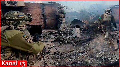 Fighting on the Bakhmut frontline seen from Ukrainian soldier's bodycam