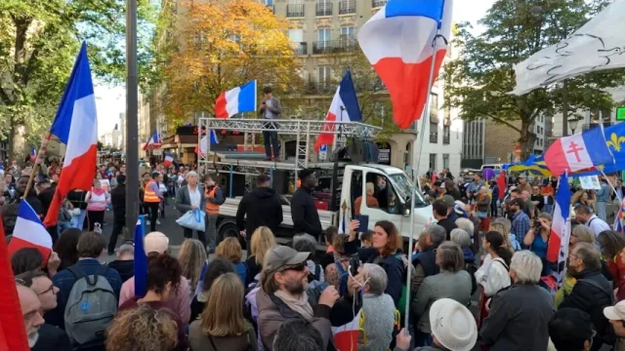 Manifestation au départ du Palais Royal à Paris le 17/09/2022 - Nicolas Dupont-Aignan.