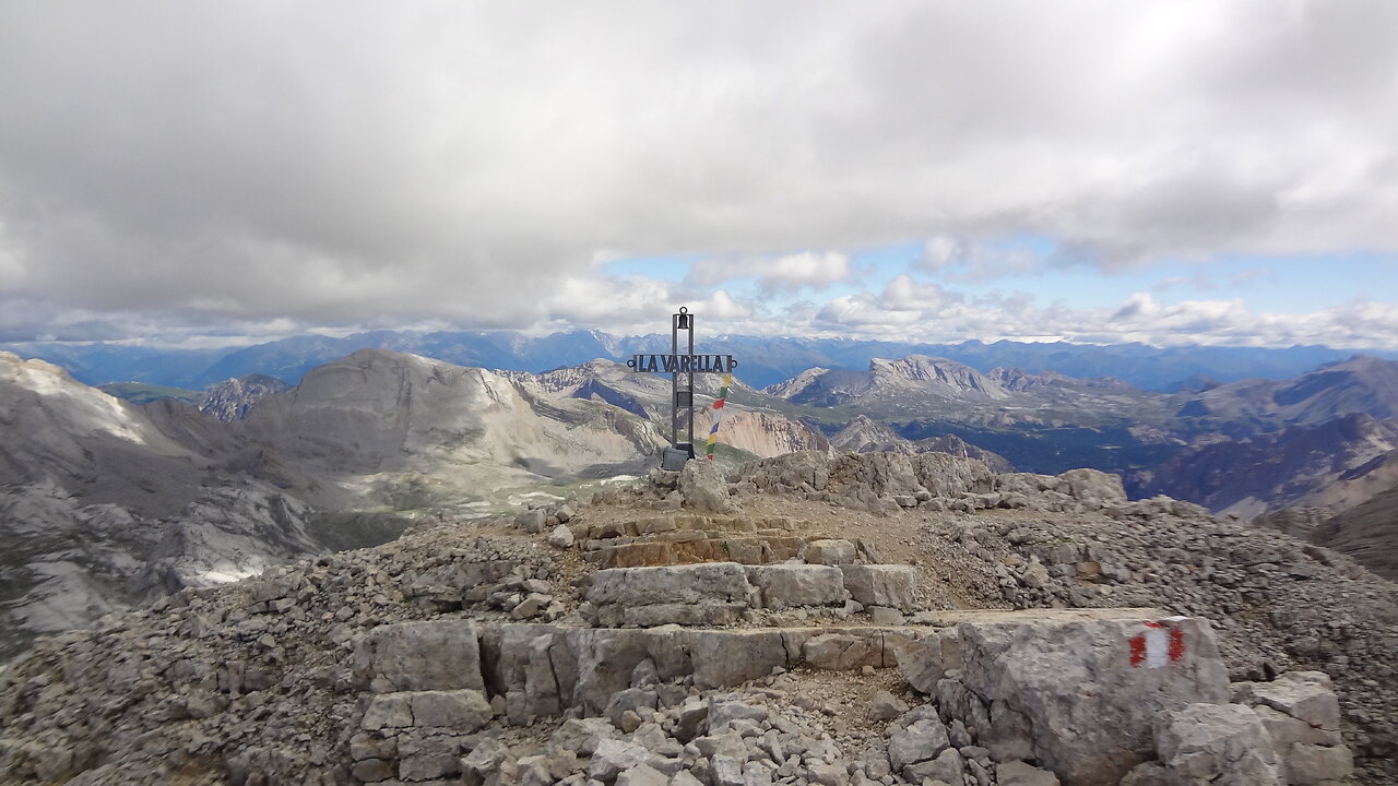 Climbing Piz La Varella Lavarela from Capana Alpina