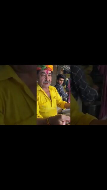 Sweet & Yummy Falooda 😋🤤#ytshorts #shorts #Food #Streetfood #UpFoodReview