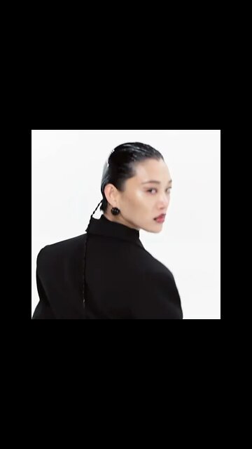 Sorachoi in Mugler Fall/Winter 2021 Fashion #FashionShow #Style #short | #FASHION #SHORT