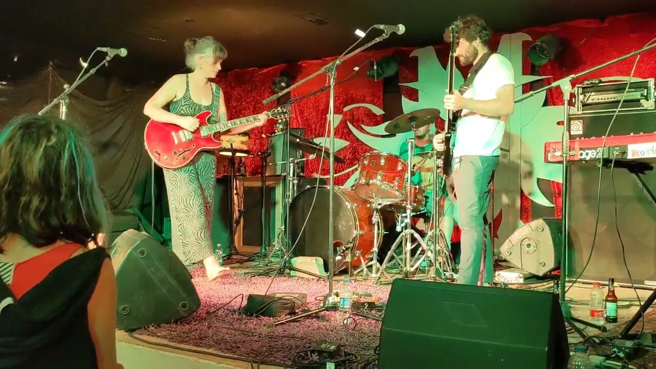 נגה שלו - פסטיבל אלטרנדיב - הבנות ישנות