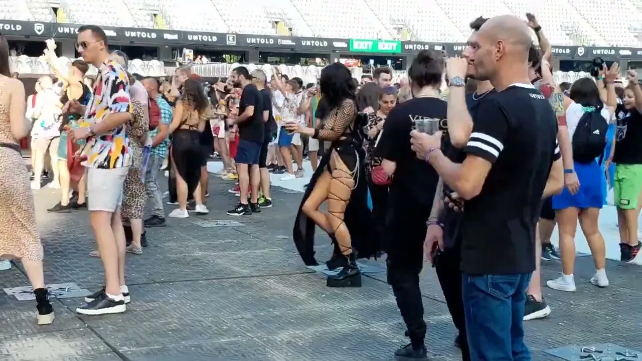 Untold 2022 continua sa promoveze vulgaritatea, obscenitatea, libertinajul si prostia din Romania.