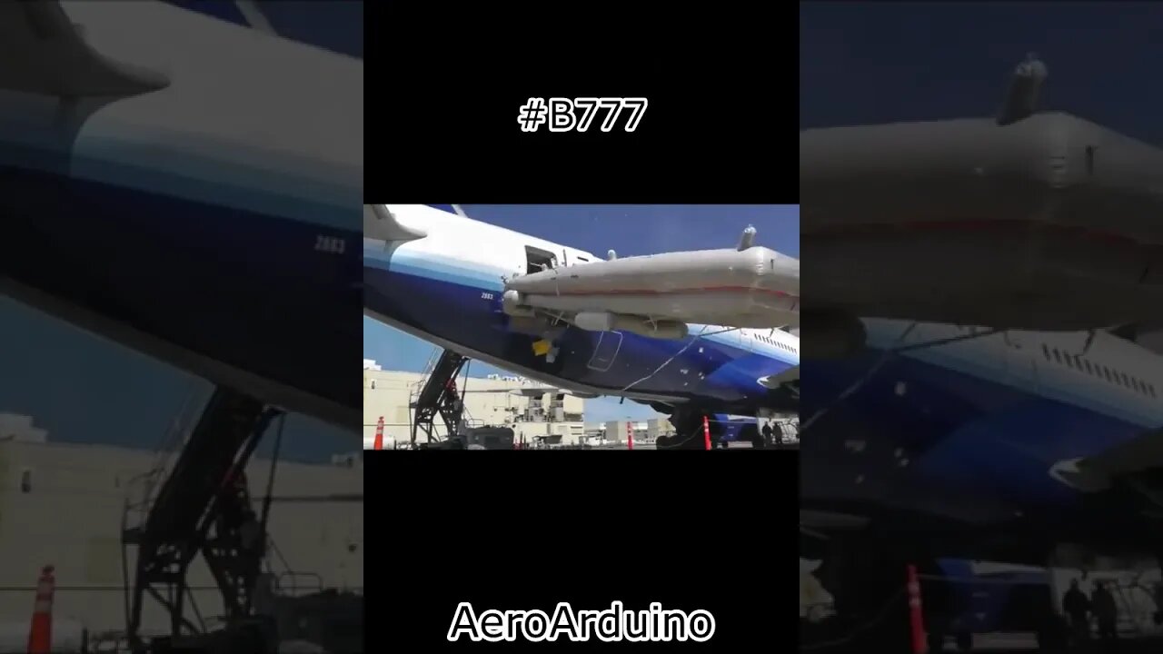 Watch Giant United Airlines #B777 Escape Slide #Aviation #Fly #AeroArduino