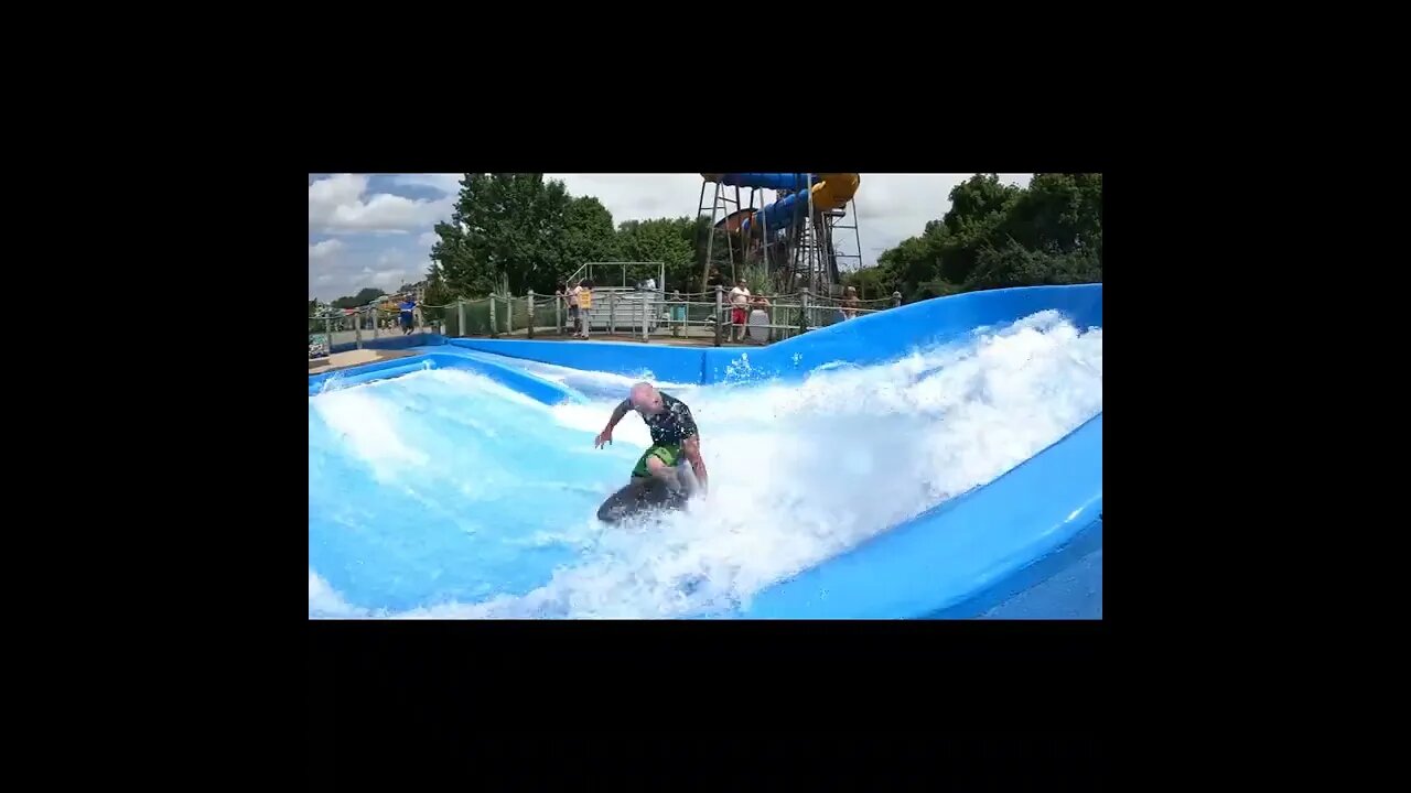 flowrider - Jack "the ripper" doing 360's at Soak City, Kings Island (2022) #shorts