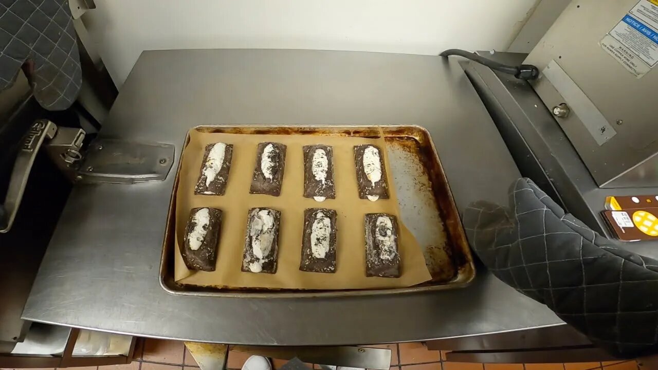 McDonald's POV: Cookies & Crème Pie